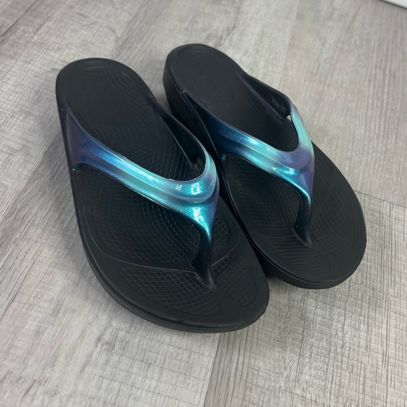 OOFOS Shoes - OOFOS OOlala Luxe Recovery Sport Sandals Thong Flip Flop Size 8 Woman Blue/Black
